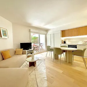  Appartement Splendide De Charme Avec Patio, Parking Et à 3 Minutes France
