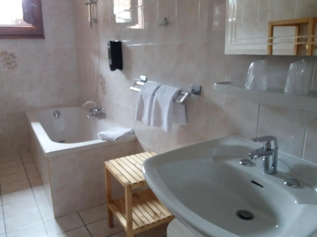 לה קלוסאז Hotel Les Airelles צרפת